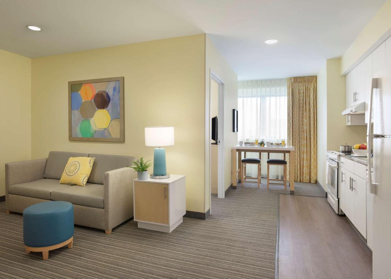 One-Bedroom Suite at Sonesta ES Suites New Orleans Downtown