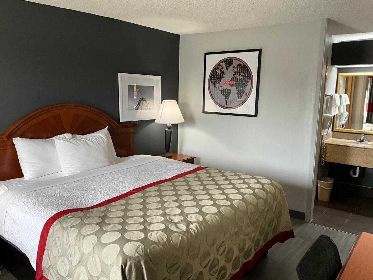 King Room - Mobility Access/Non-Smoking at Ramada by Wyndham Macon