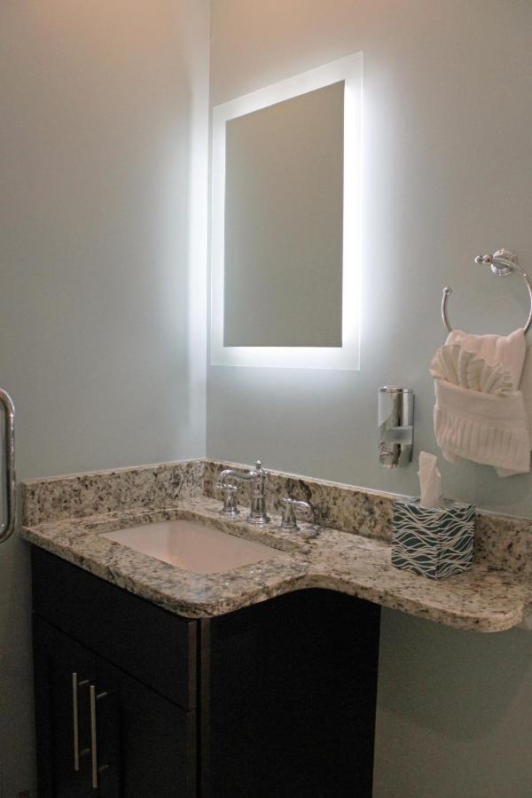 | Hemingway House Bed and Breakfast