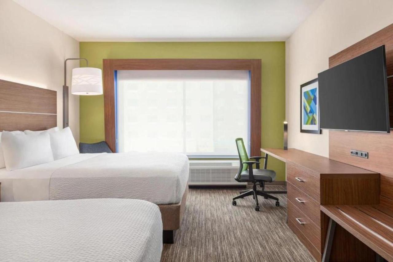 Queen Room with Two Queen Beds Hearing Accessible - Non-Smoking at Holiday Inn Express & Suites Austin North - Pflugerville by IHG