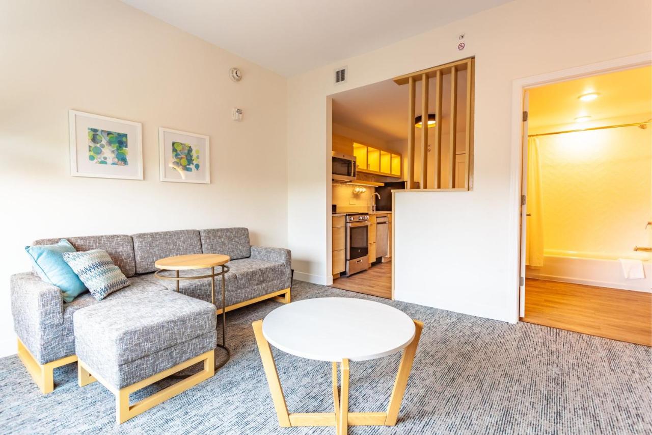 One-Bedroom Queen Suite with Sofa Bed at TownePlace Suites by Marriott Raleigh-University Area