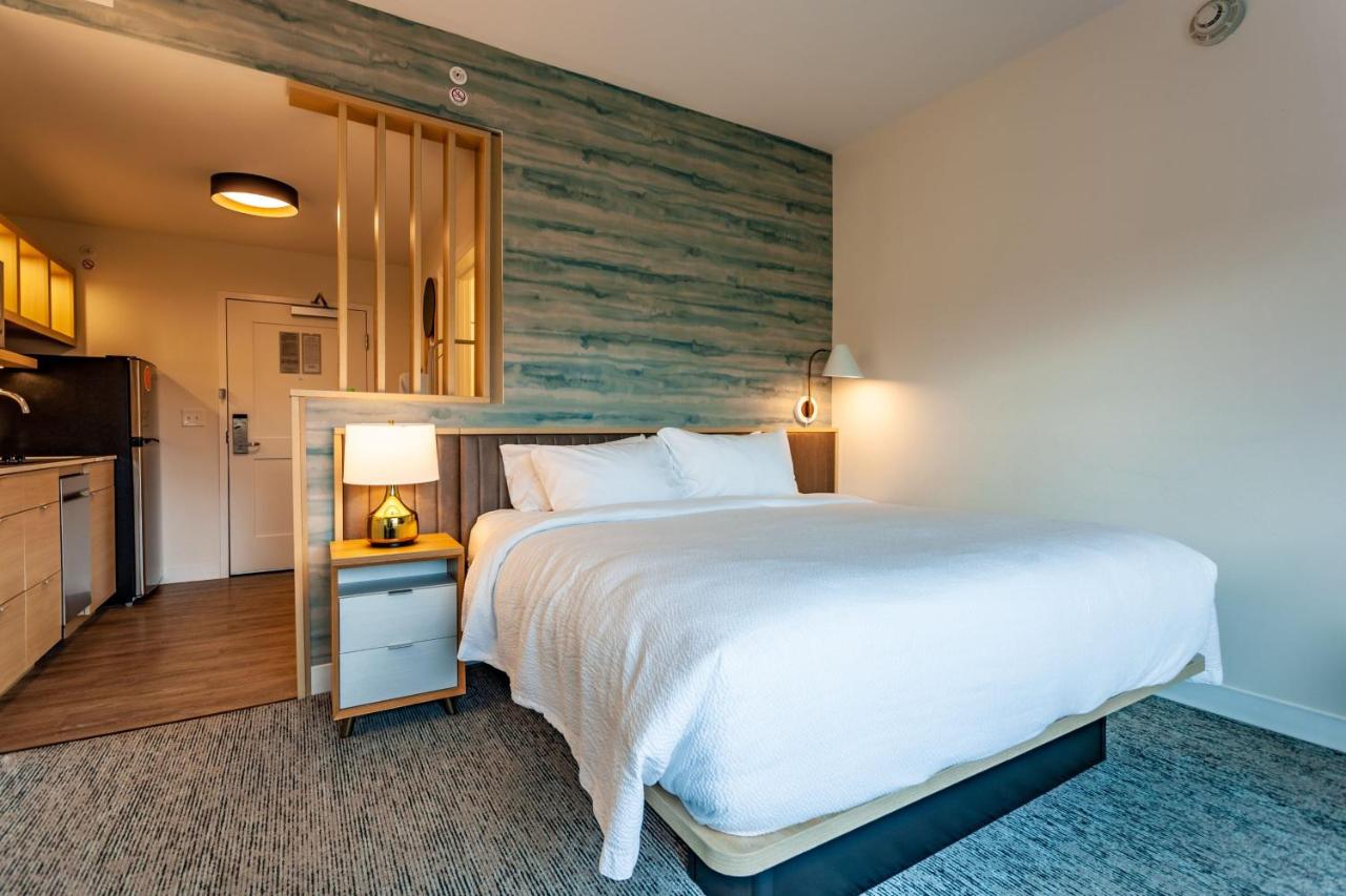 King Studio with Sofa Bed at TownePlace Suites by Marriott Raleigh-University Area
