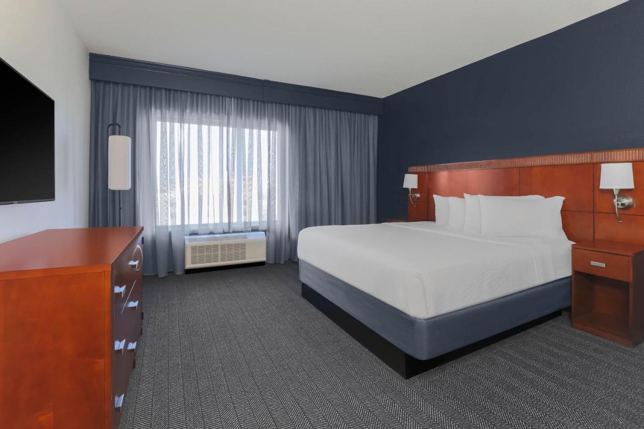 One-Bedroom King Suite at Courtyard by Marriott Austin Airport