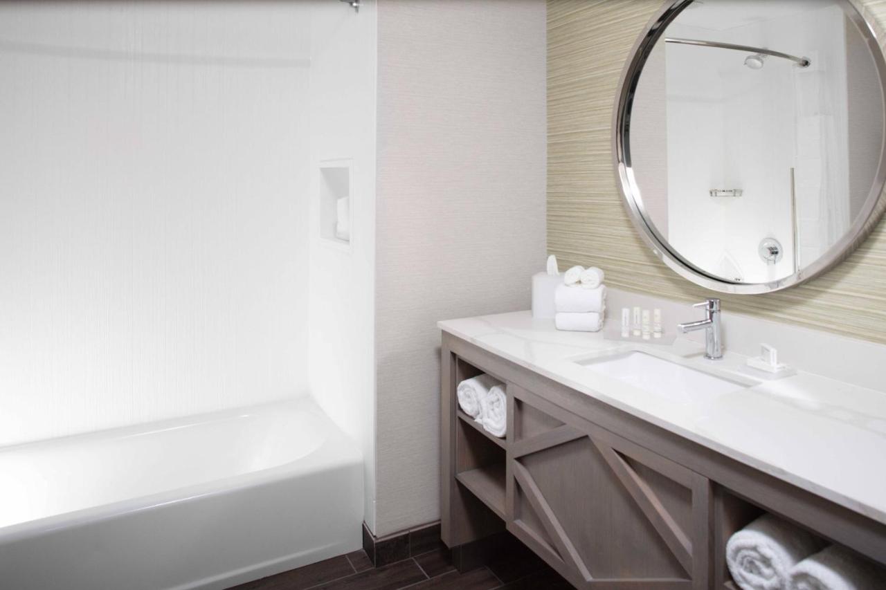 Island View, Two Queen Beds at Courtyard by Marriott Jekyll Island