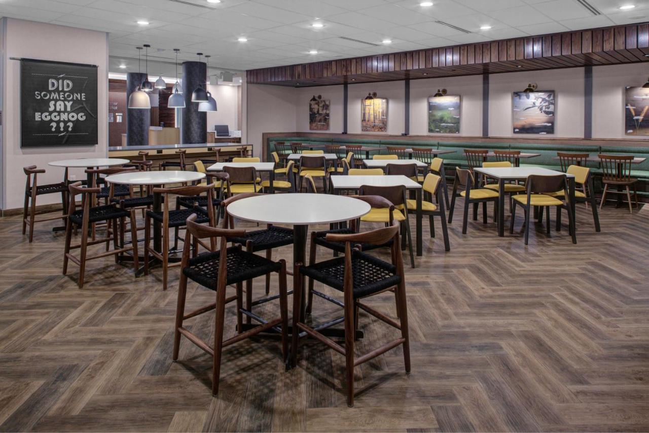 | Fairfield Inn & Suites by Marriott Allentown West