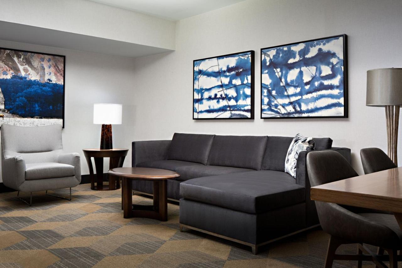 Executive Suite, 2 Queen, Sofa bed at Sheraton Dallas Hotel