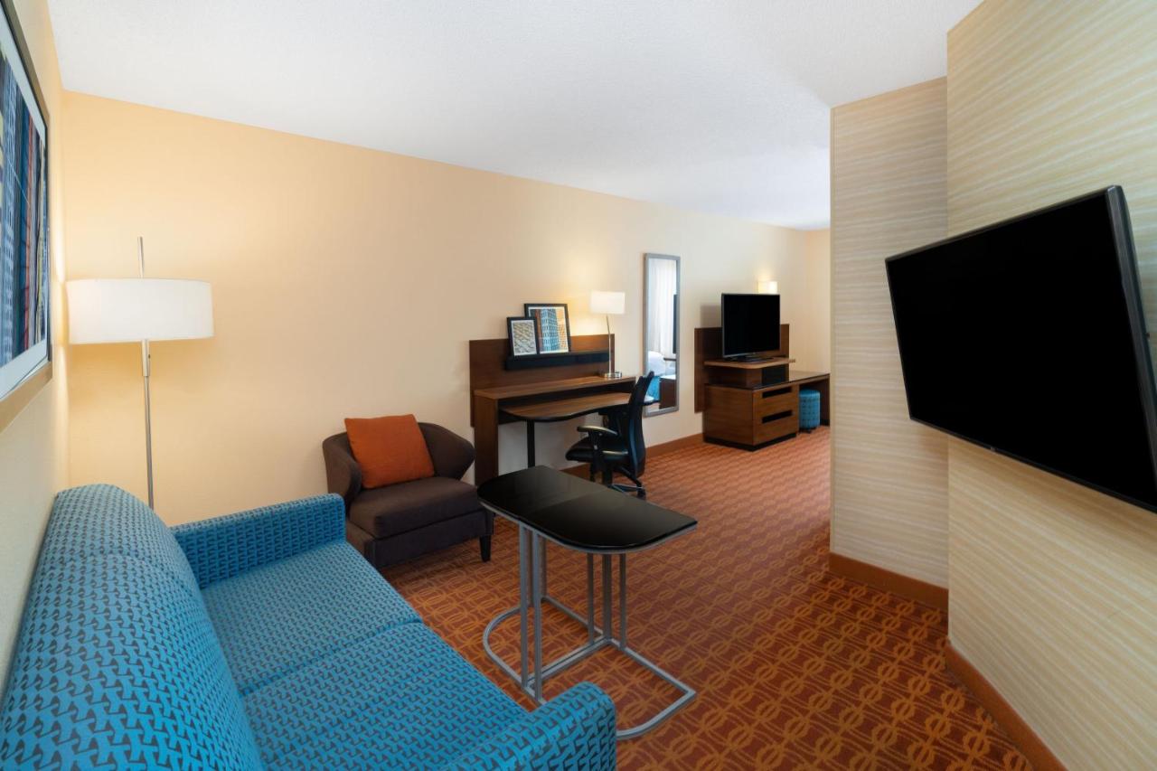 Executive King Suite at Smyrna Nashville Fairfield Inn & Suites by Marriott