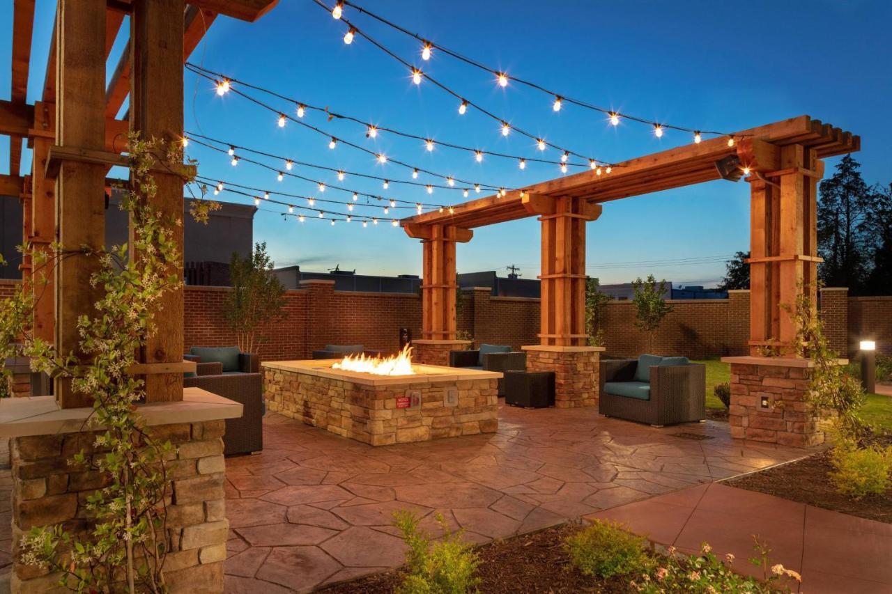 | Fairfield Inn & Suites Charlotte Pineville