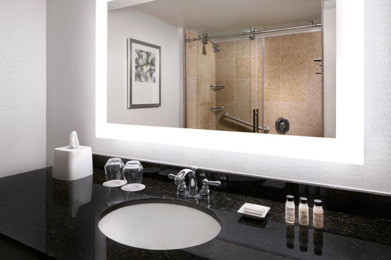 | Delta Hotels by Marriott Chesapeake Norfolk
