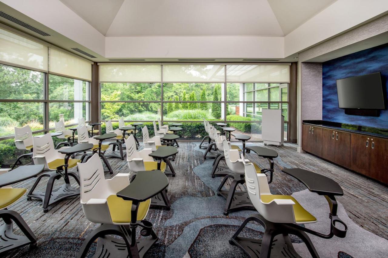 | Delta Hotels by Marriott Chesapeake Norfolk
