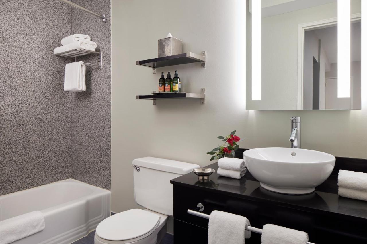 | Capitol Hill Hotel