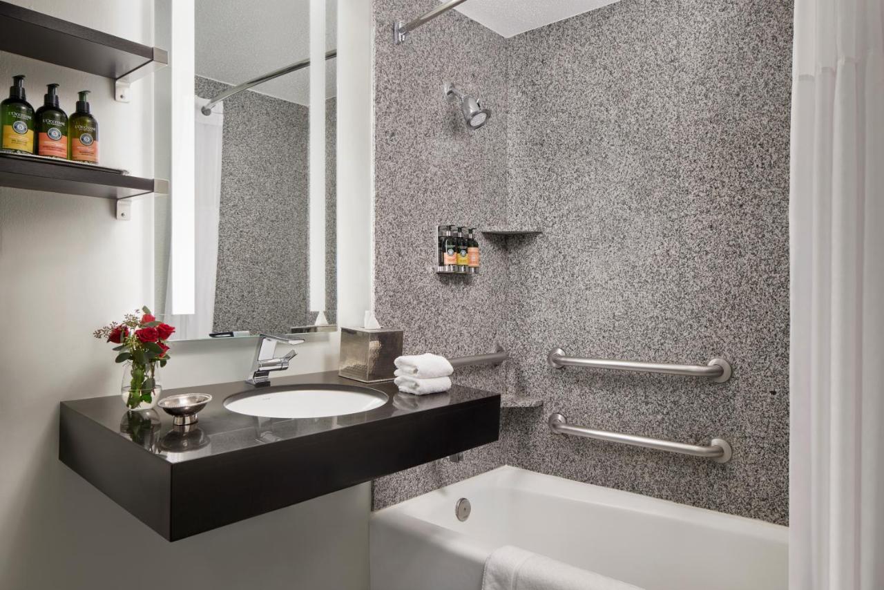 | Capitol Hill Hotel