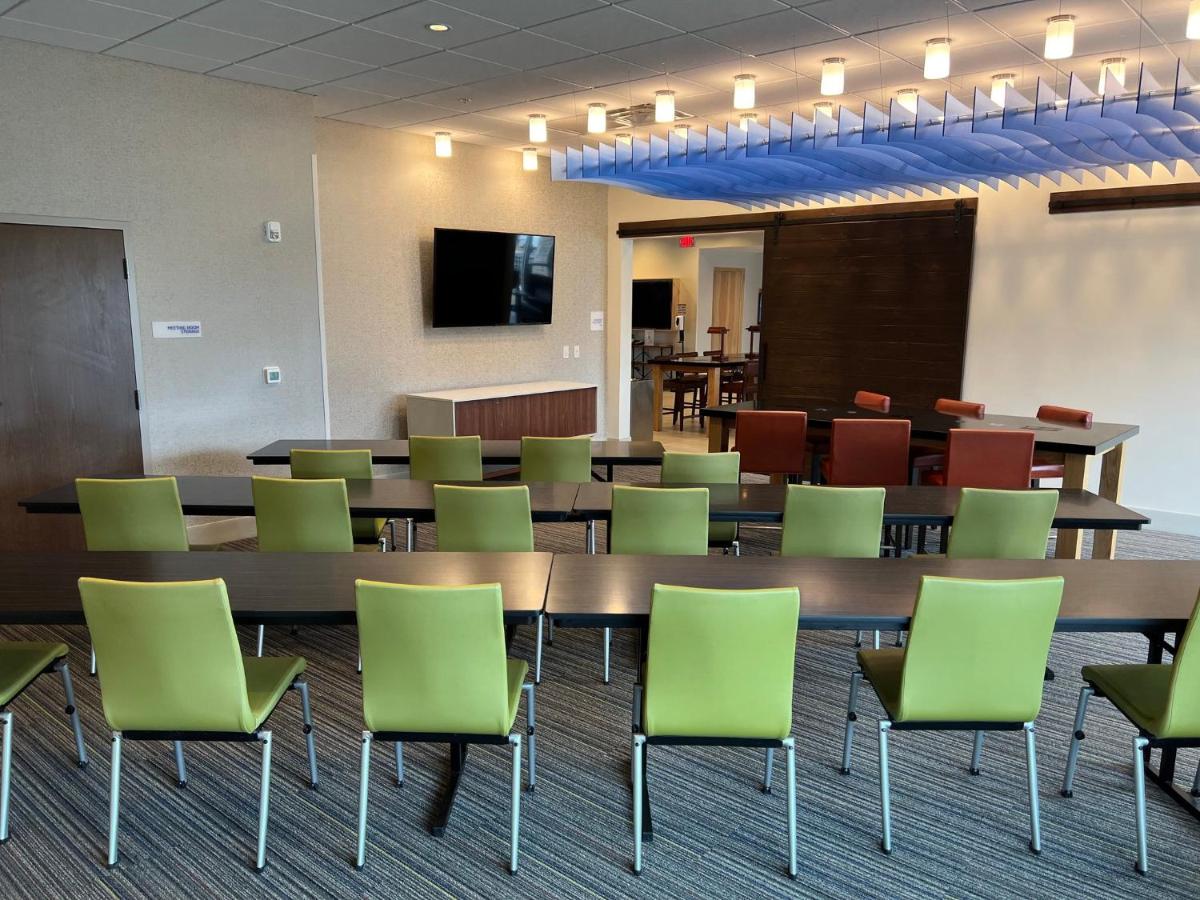 | Holiday Inn Express & Suites - Tuscaloosa East - Cottondale, an IHG Hotel