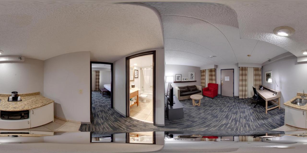 One-Bedroom King Suite with Sofa Bed - Non-Smoking at Wingate by Wyndham Lincoln Airport East I-80