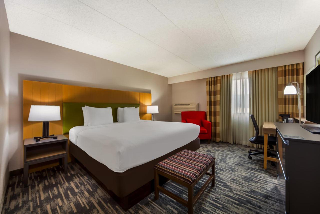 King Room - Non-Smoking at Wingate by Wyndham Lincoln Airport East I-80