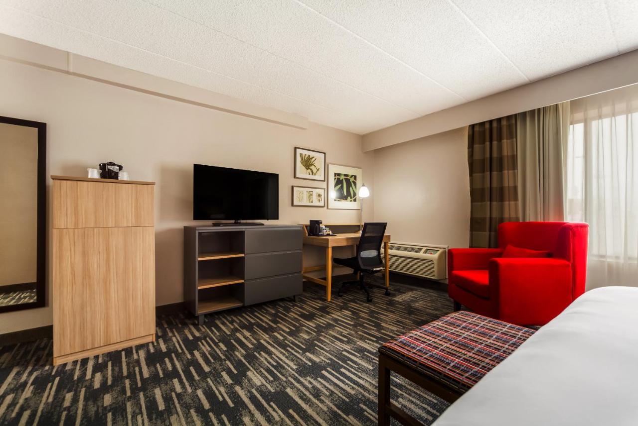 King Room - Non-Smoking at Wingate by Wyndham Lincoln Airport East I-80