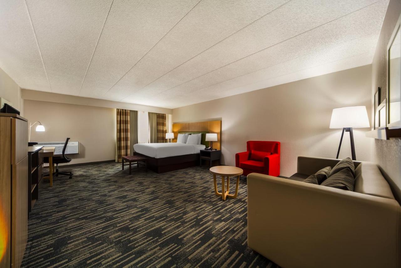 King Studio with Sofa Bed - Non-Smoking at Wingate by Wyndham Lincoln Airport East I-80