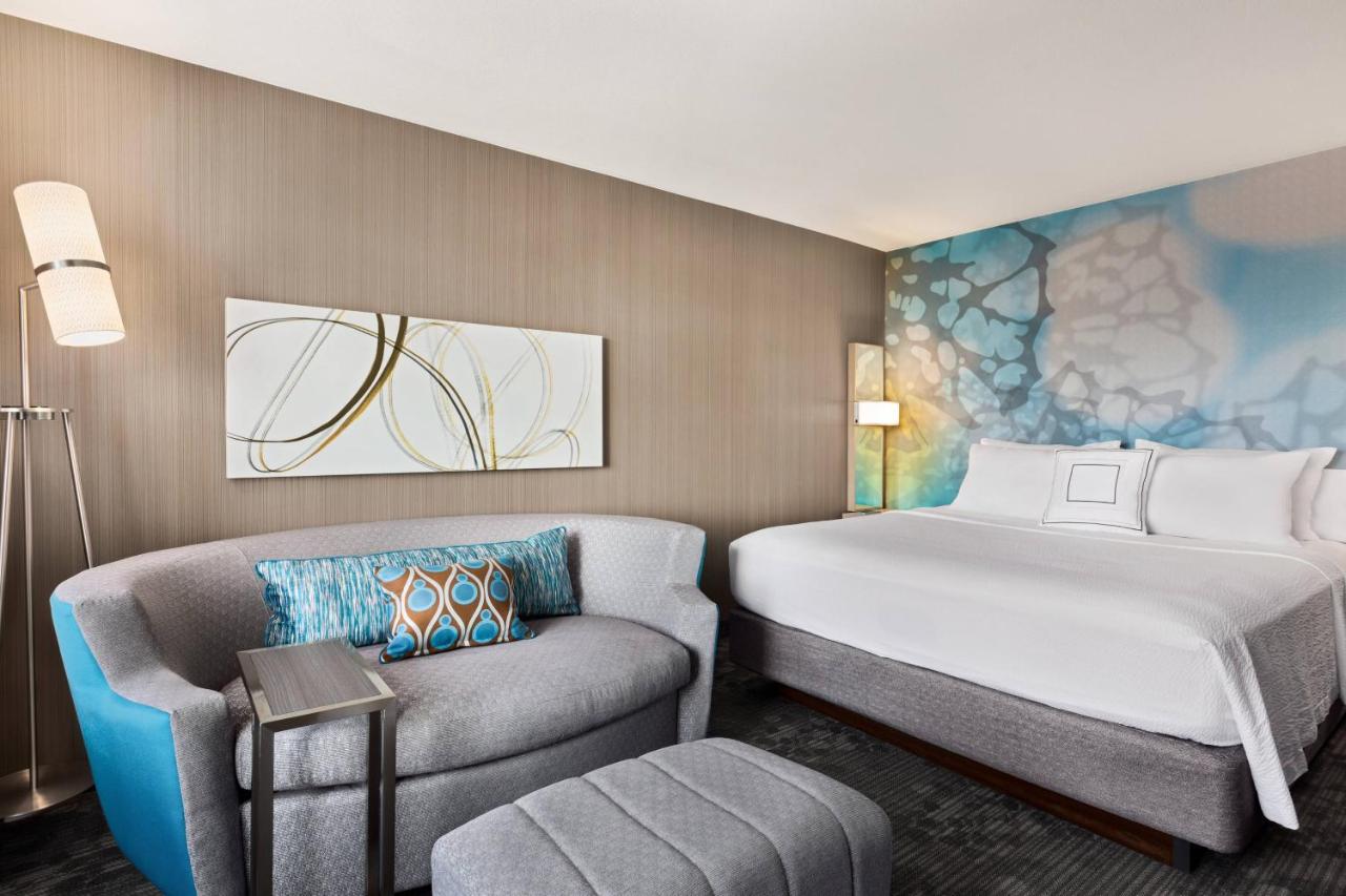 King Room with Sofa Bed and Balcony at Courtyard by Marriott Roseville
