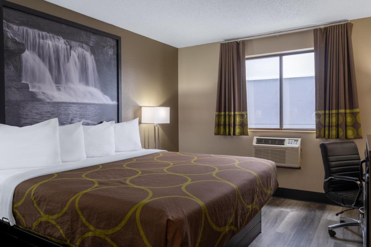King Room - Mobility Access/Non-Smoking at Super 8 by Wyndham Merrillville