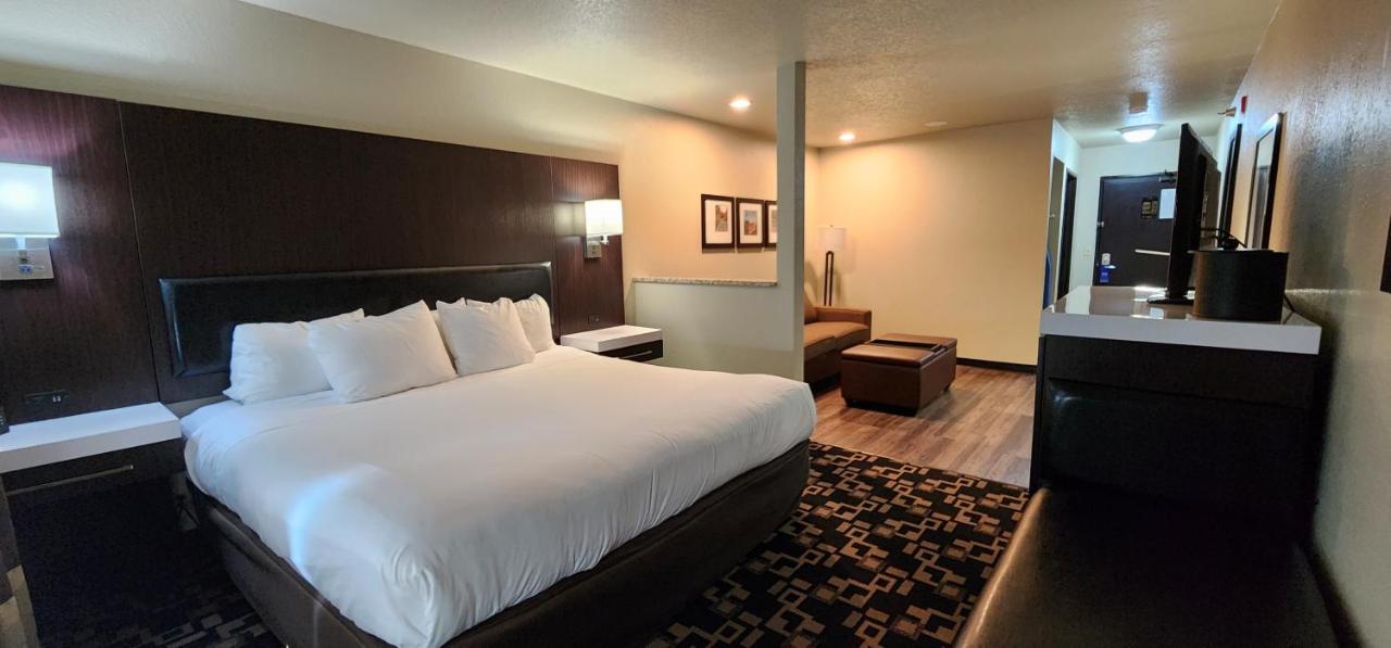 King Suite with Sofa Bed - Non-Smoking at Comfort Inn & Suites Shakopee Downtown Area