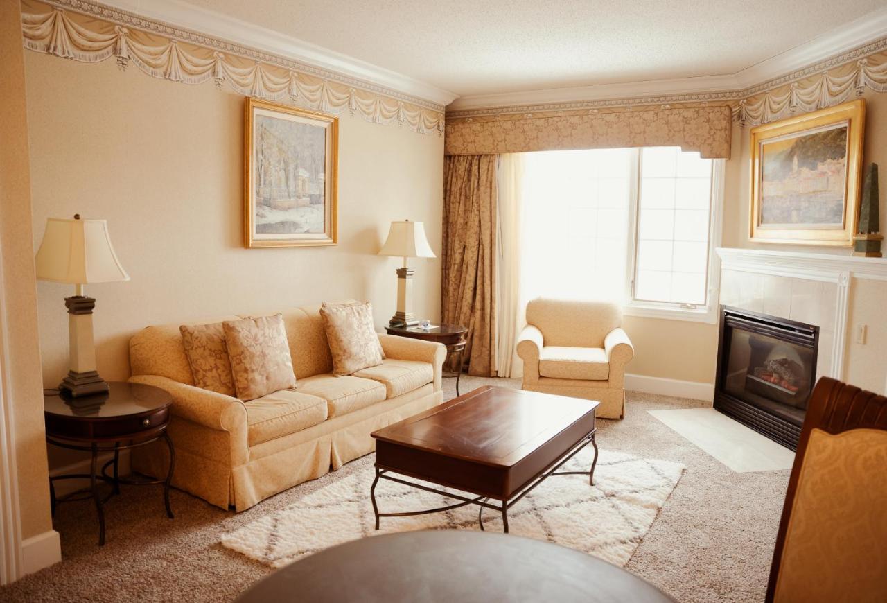 | Phoenix Inn Resort