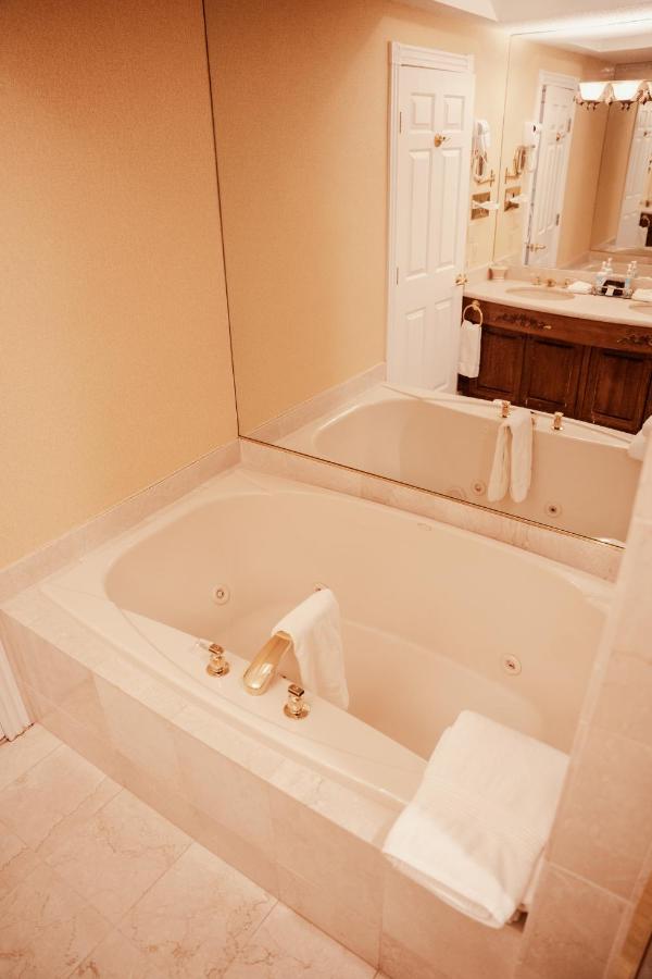| Phoenix Inn Resort