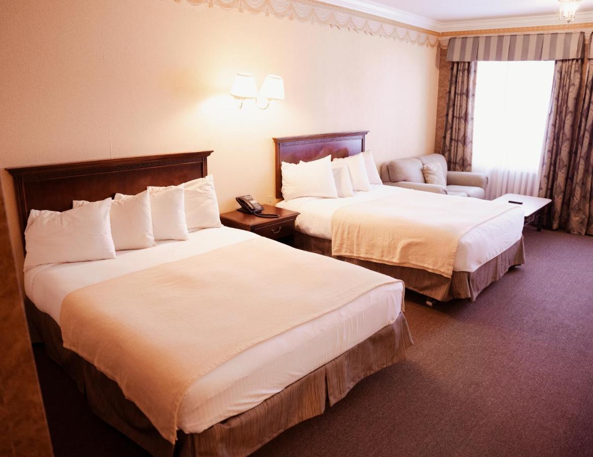  | Phoenix Inn Resort