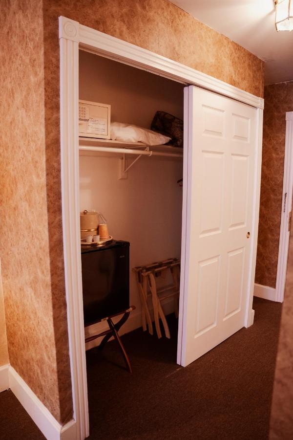 | Phoenix Inn Resort