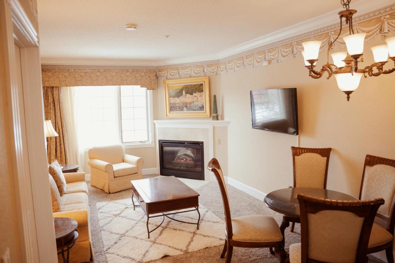 | Phoenix Inn Resort
