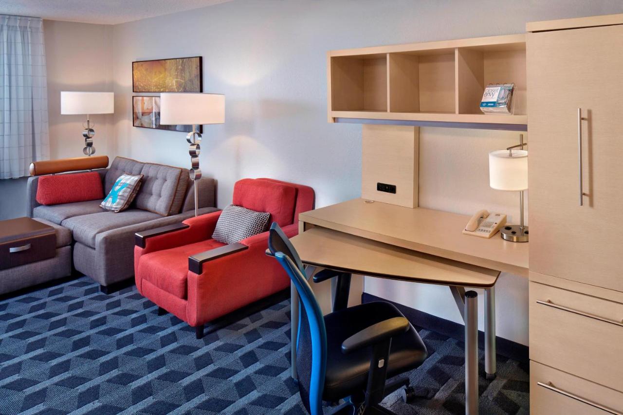 One-Bedroom Queen Suite with Sofa Bed at TownePlace Suites by Marriott Albany Downtown/Medical Center
