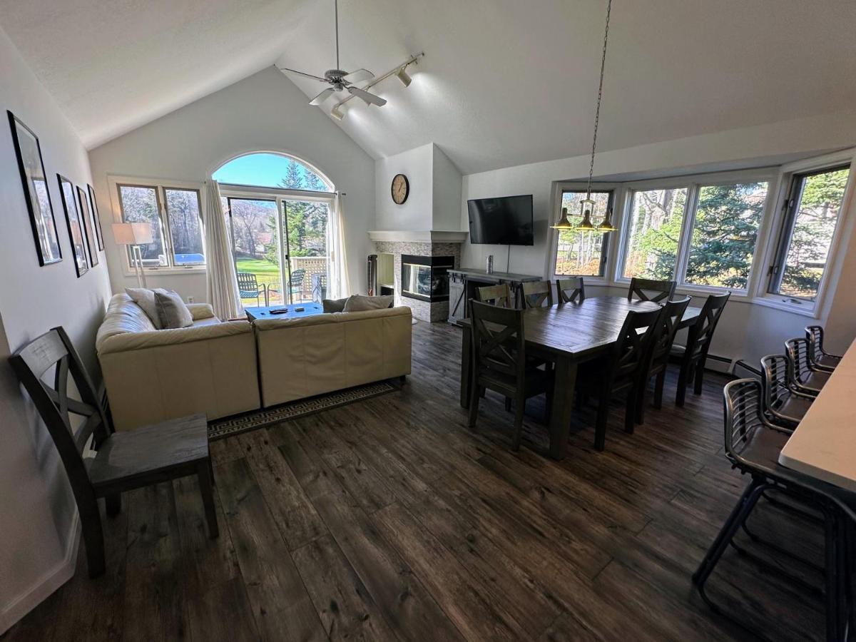 | F7 Comfortable golf course townhouse within walking distance of Mount Washington Hotel