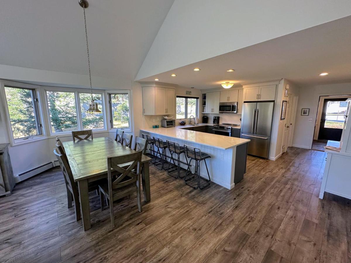 | F7 Comfortable golf course townhouse within walking distance of Mount Washington Hotel