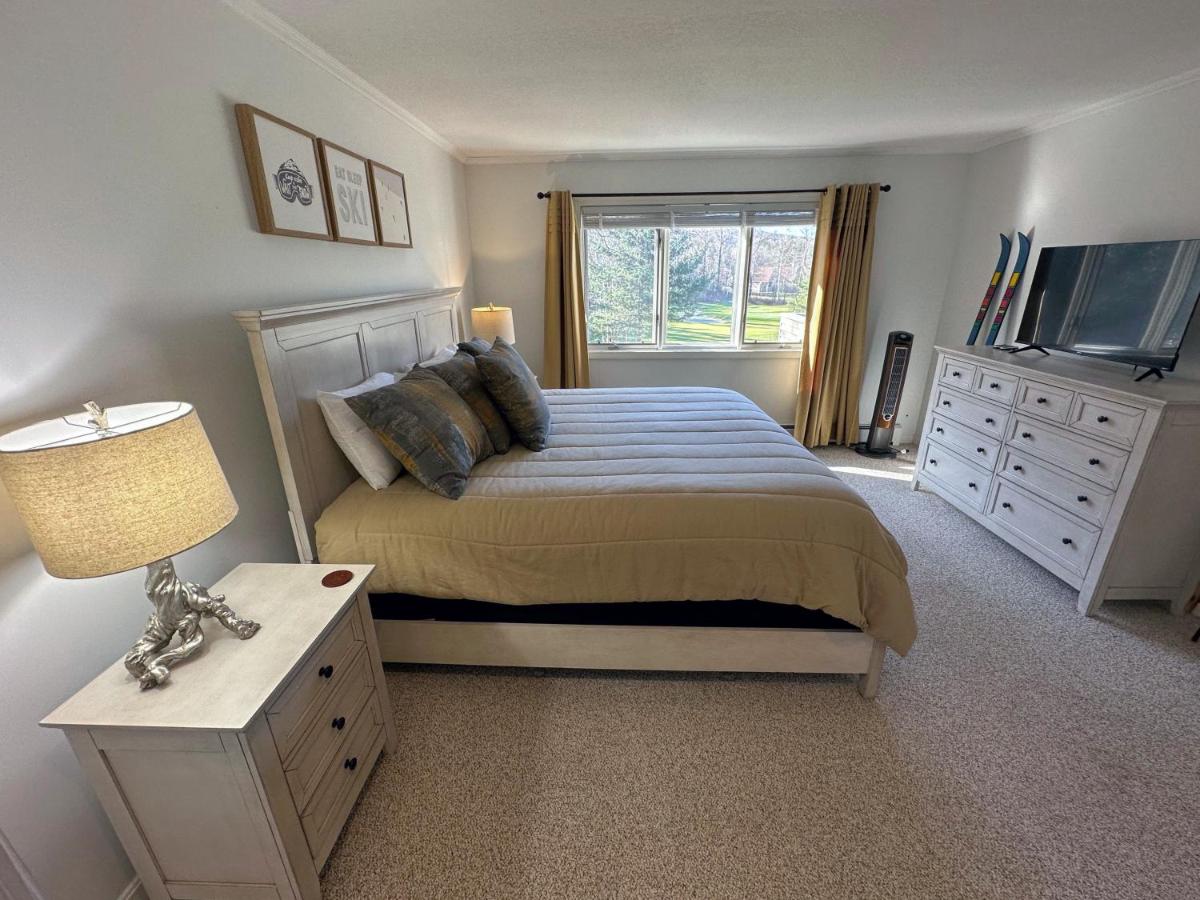 | F7 Comfortable golf course townhouse within walking distance of Mount Washington Hotel