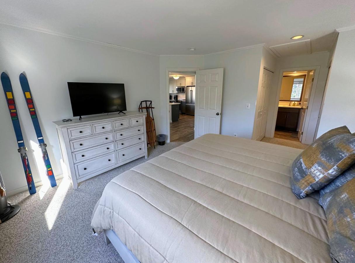 | F7 Comfortable golf course townhouse within walking distance of Mount Washington Hotel