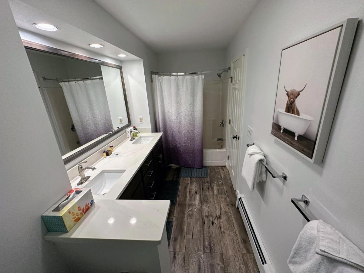 | F7 Comfortable golf course townhouse within walking distance of Mount Washington Hotel