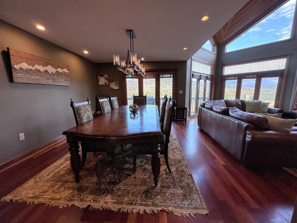 | C2 Luxurious townhome, stunning views, AC, stone fireplace, beautiful kitchen STEPS TO SKI TRAIL