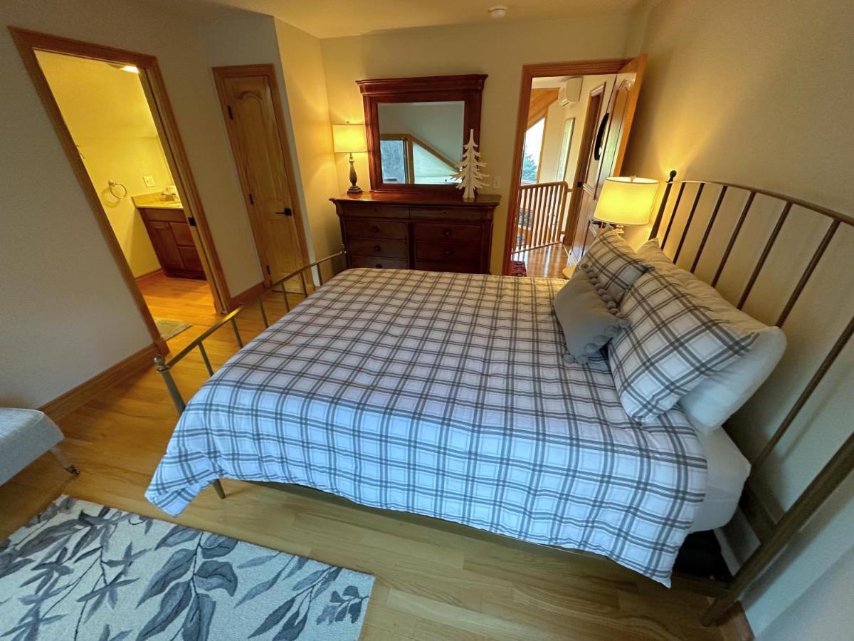 | CR1 Top Rated Ski-In Ski-Out Townhome Great views fireplaces fast wifi AC - Short walk to slopes