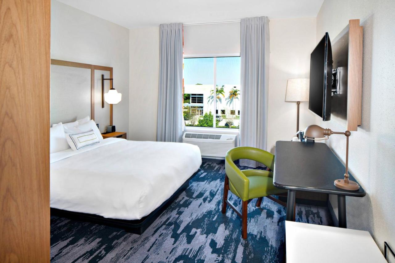 King Room at Fairfield by Marriott Inn & Suites Deerfield Beach Boca Raton