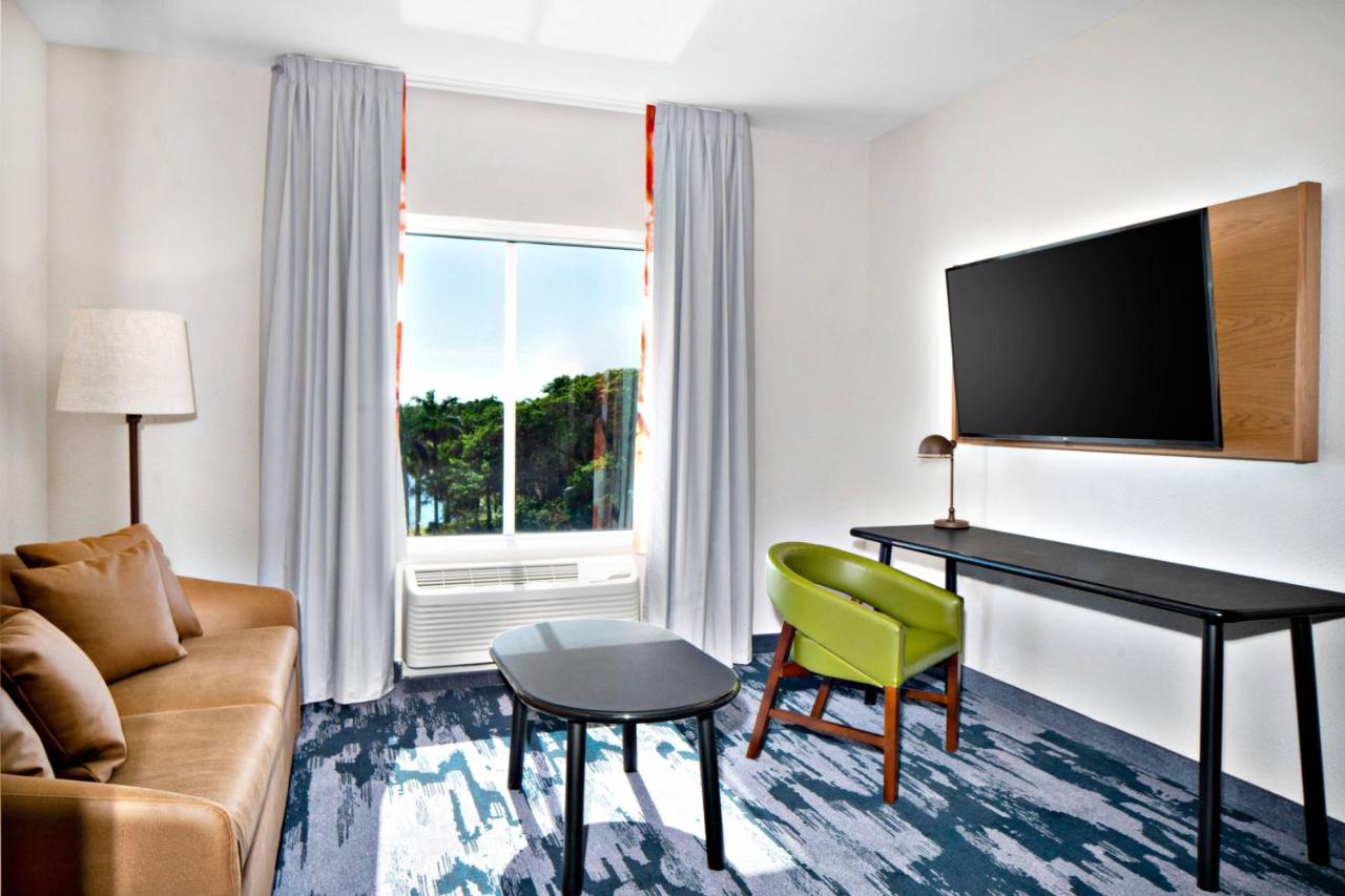 Studio Suite with Two Queen Beds and Sofa Bed at Fairfield by Marriott Inn & Suites Deerfield Beach Boca Raton