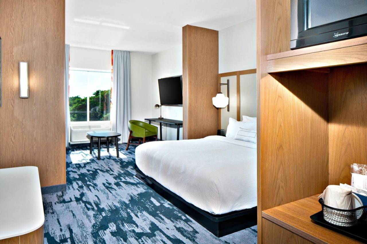 King Studio Suite with Sofa Bed - Hearing Accessible at Fairfield by Marriott Inn & Suites Deerfield Beach Boca Raton