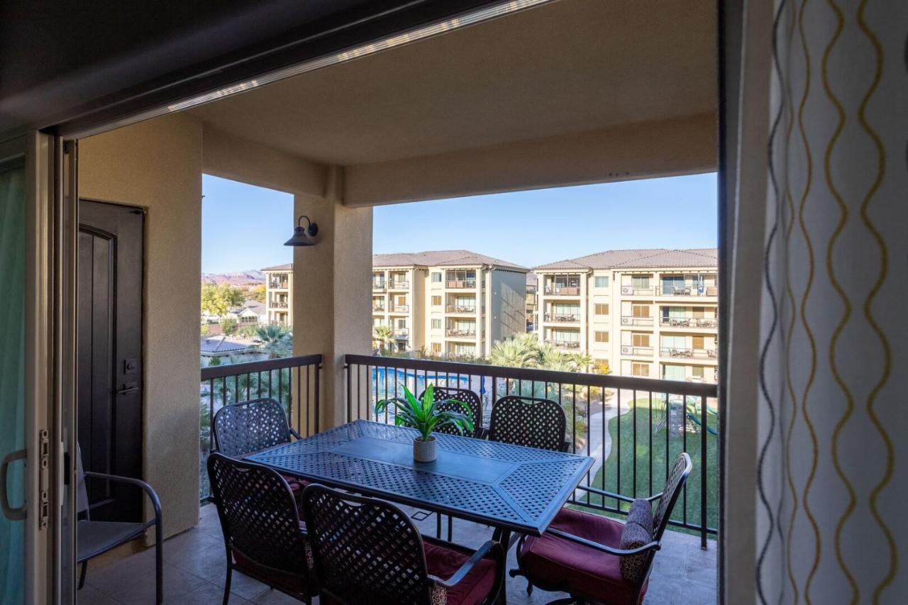 | W307 Third Floor 3-bedroom Pool View