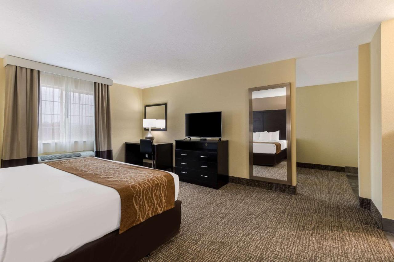 King Suite with Spa Bath - Non-Smoking at Comfort Inn Yankton SD