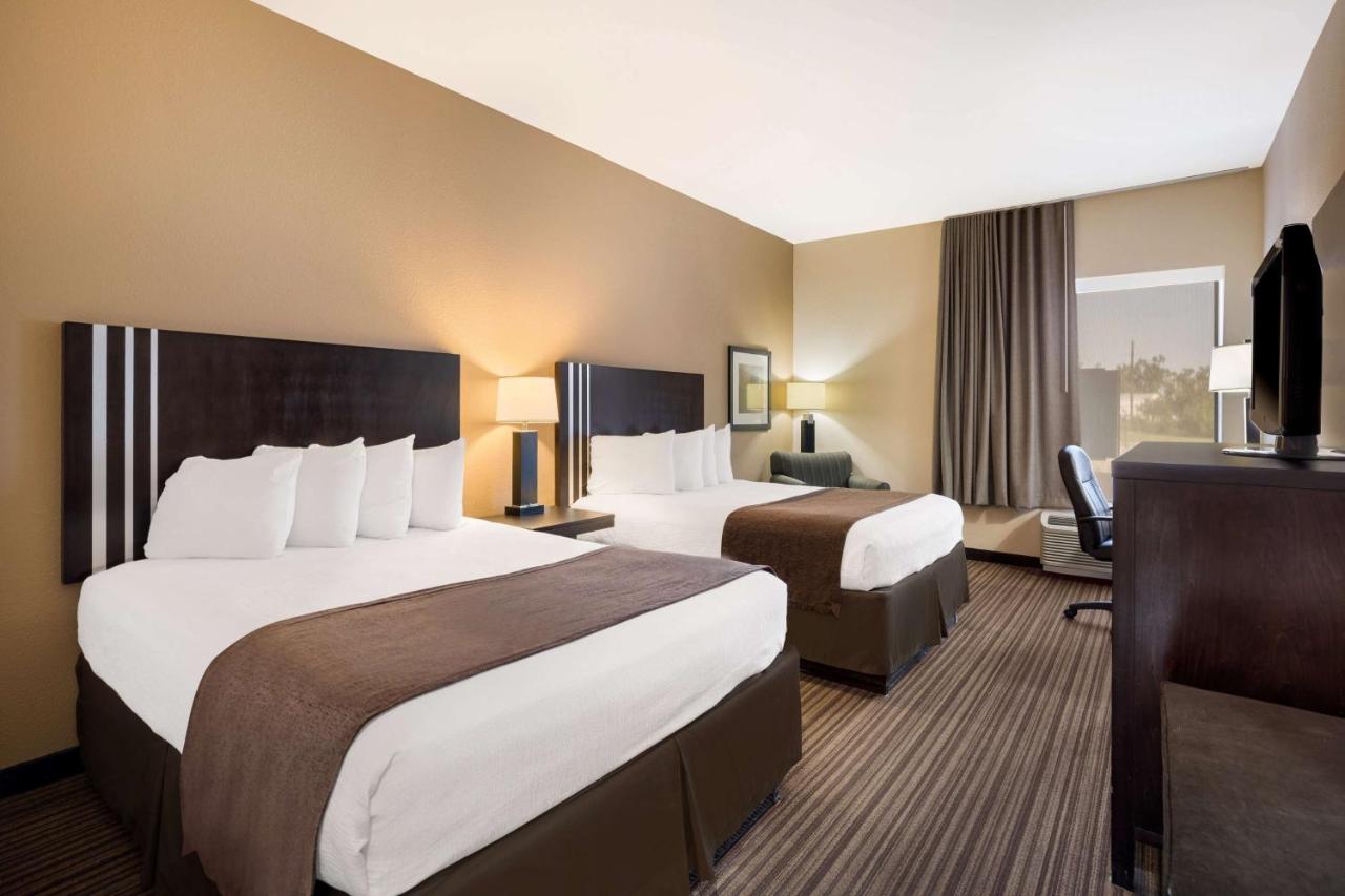 Queen Room with Two Queen Beds - Non-Smoking at Best Western Houma Inn