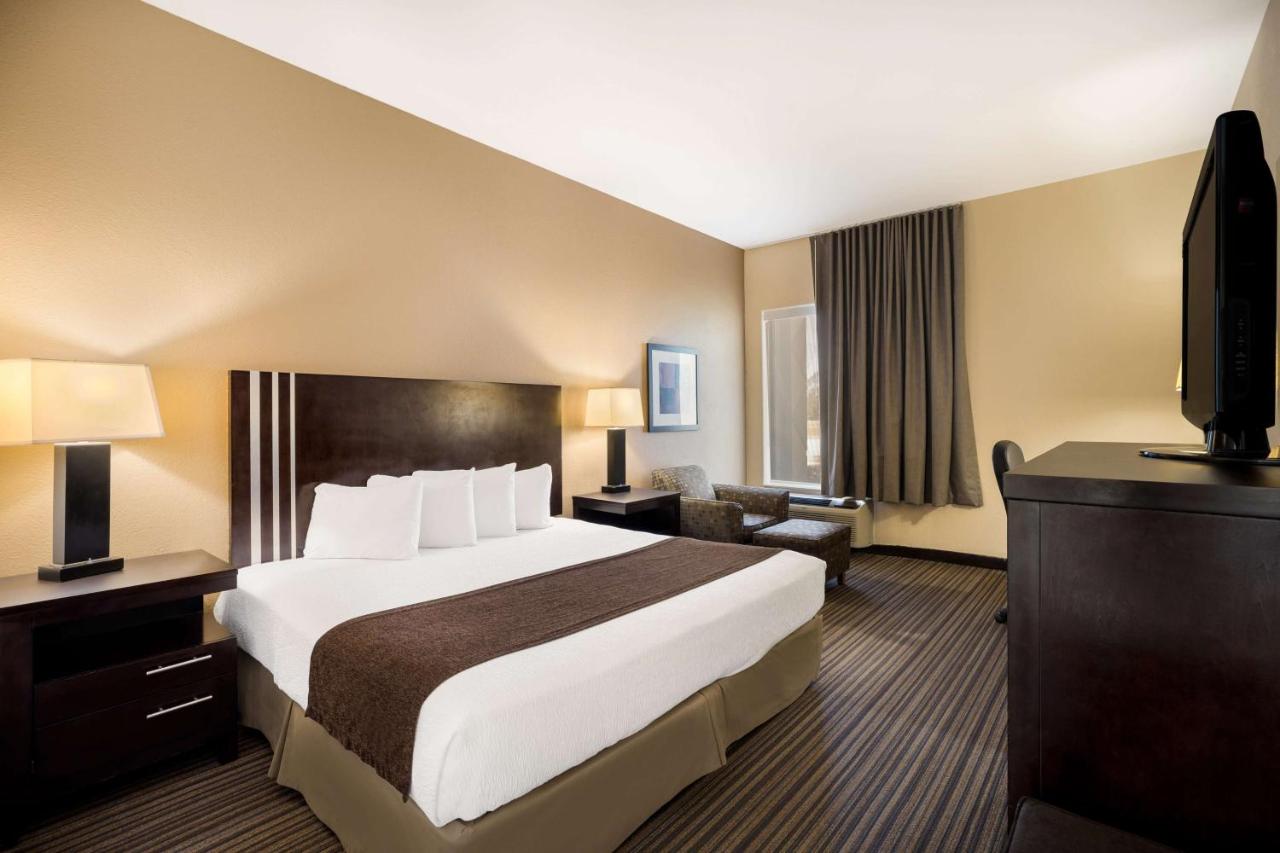 King Room - Non-Smoking at Best Western Houma Inn