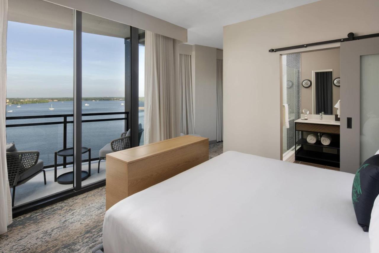 Balcony Suite and Wet Bar, 1 Bedroom 2 room Suite, 1 King at Luminary Hotel & Co., Autograph Collection