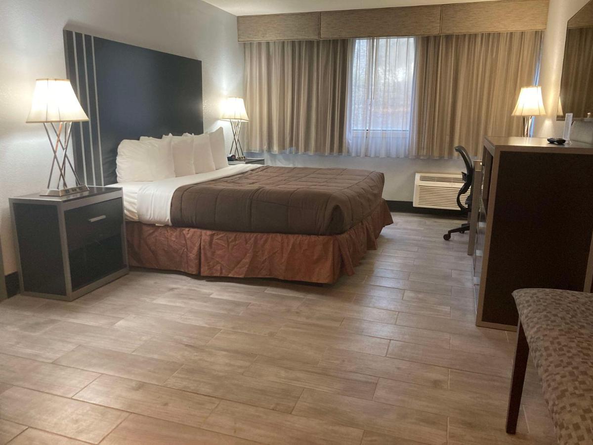  | Best Western Plus Reading Inn & Suites