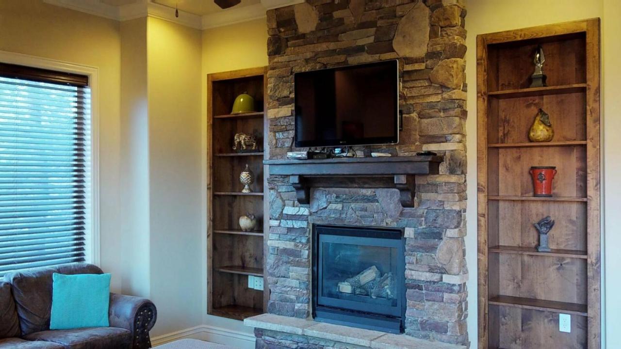 | D2-Room To Spare-Second Floor 3-Bedroom Sunset View