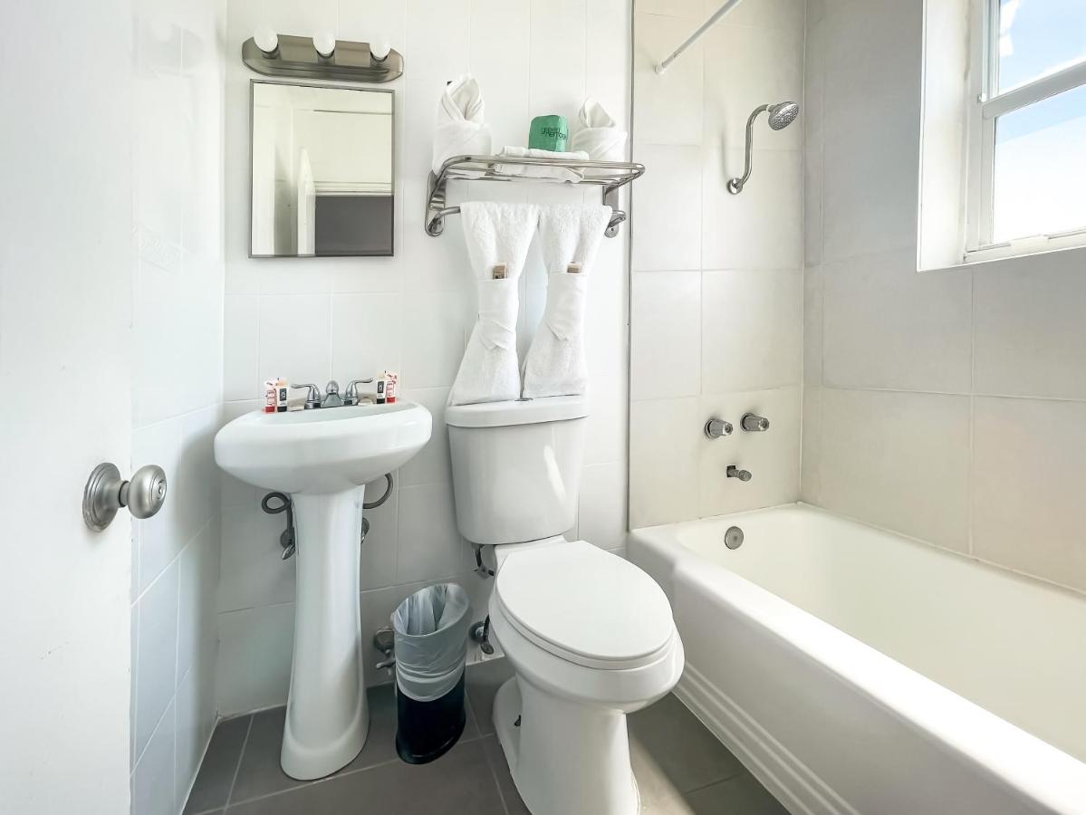 Deluxe Double Room at Hollywood Beach Seaside