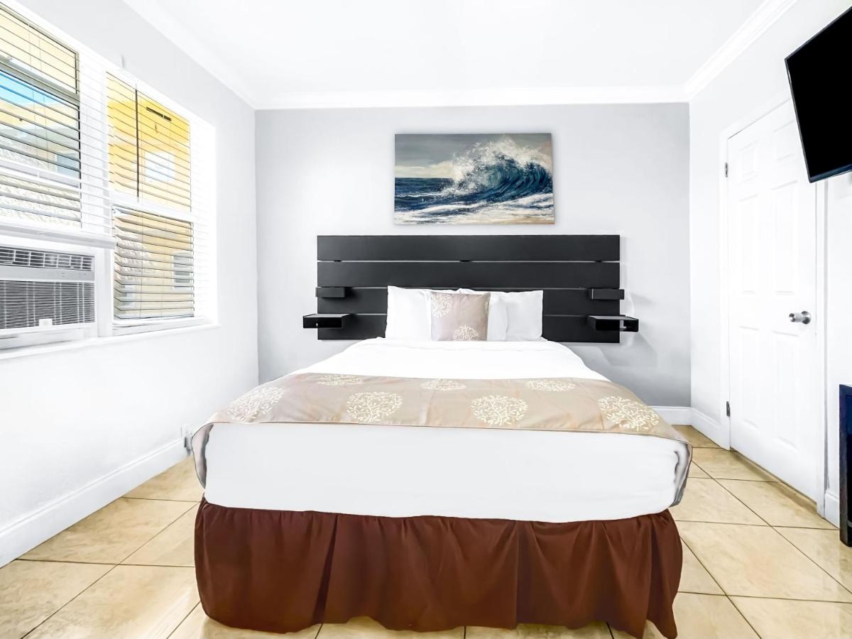 Superior King Room at Hollywood Beach Seaside