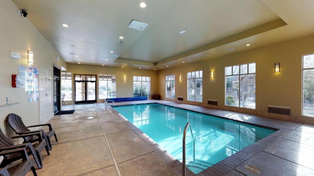 | D3-Spacious Sunset Suite-Second Floor 2-bedroom